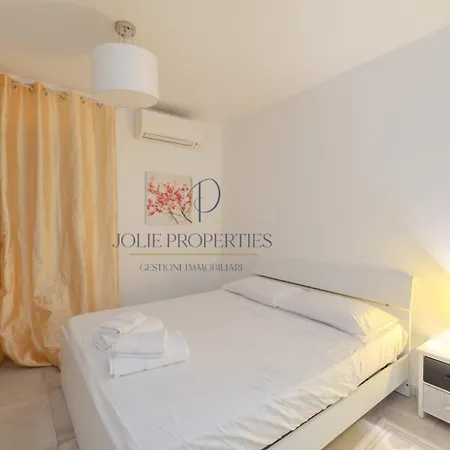 Sea House Pittulongu Апартаменти *